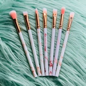 NEW! 7 Piece Makeup Eye Brush Set